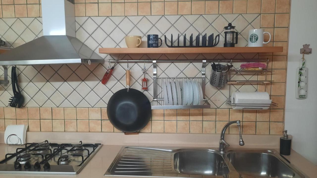 White Home Quartieri Spagnoli เนเปิลส์ ภายนอก รูปภาพ