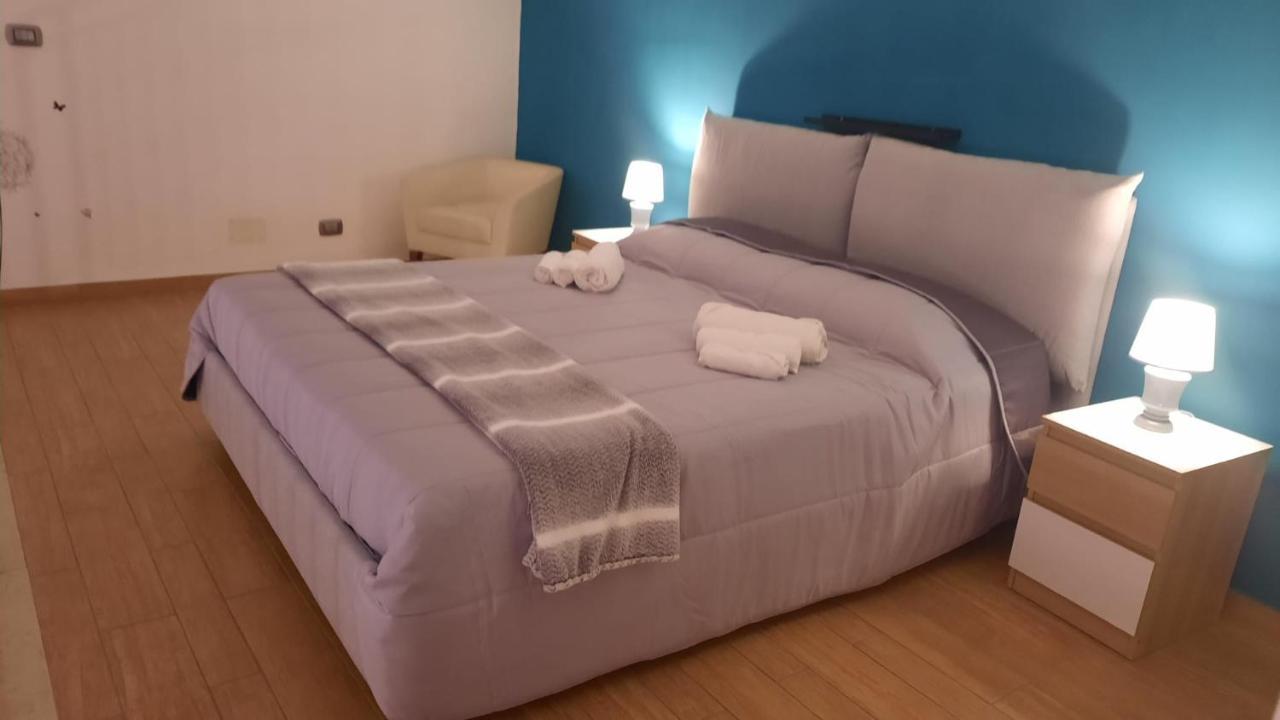 White Home Quartieri Spagnoli เนเปิลส์ ภายนอก รูปภาพ