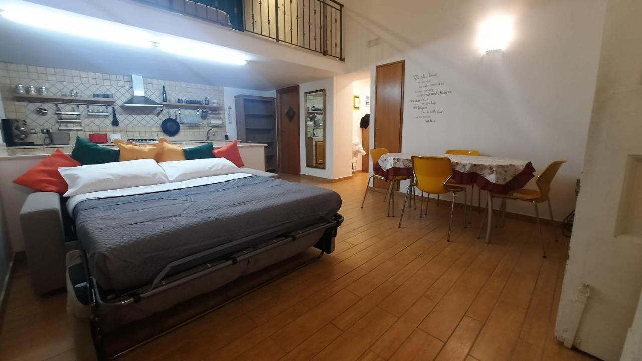 White Home Quartieri Spagnoli เนเปิลส์ ภายนอก รูปภาพ