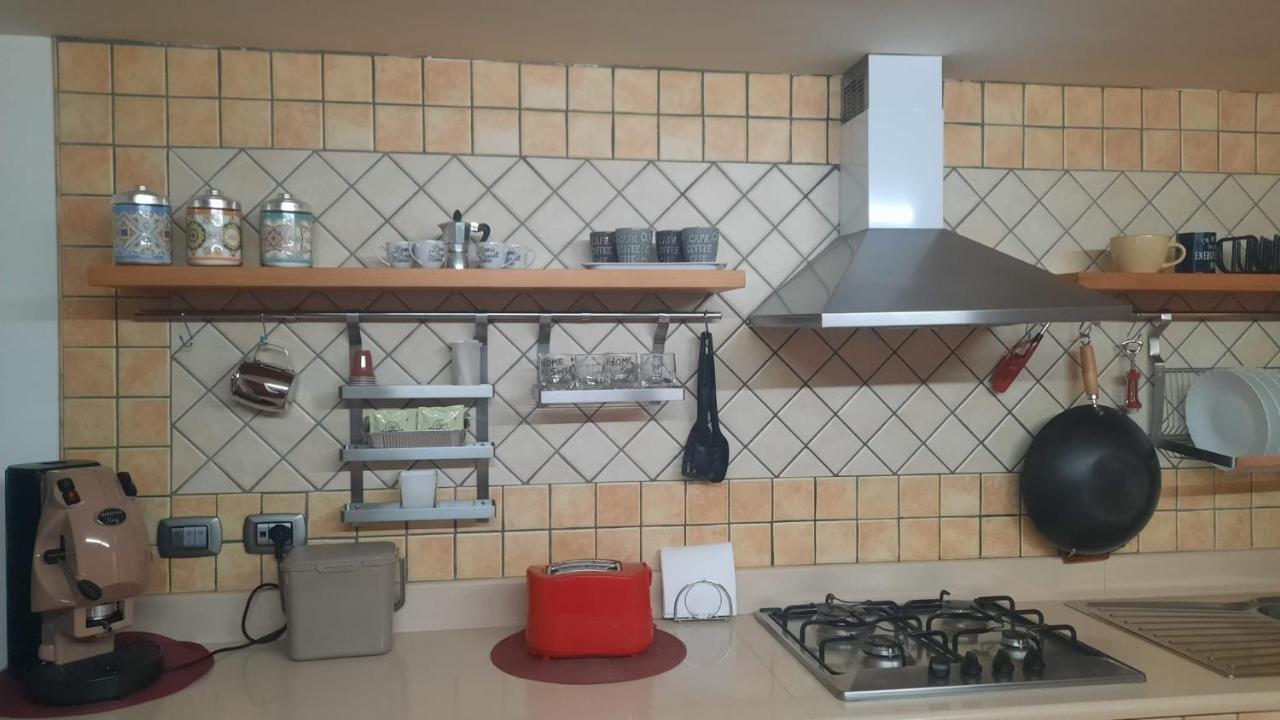 White Home Quartieri Spagnoli เนเปิลส์ ภายนอก รูปภาพ