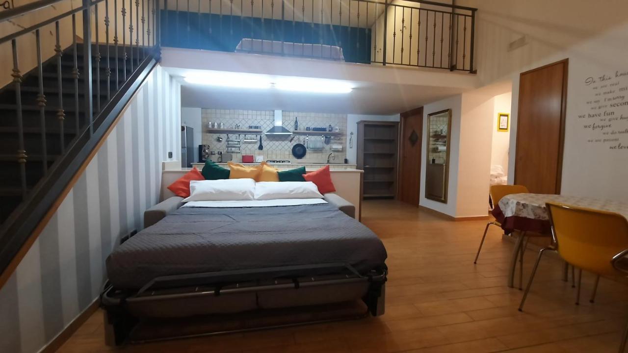 White Home Quartieri Spagnoli เนเปิลส์ ภายนอก รูปภาพ