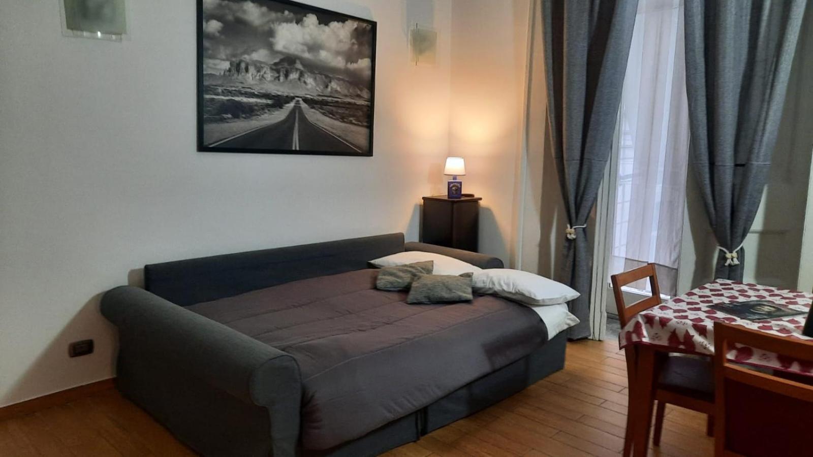 White Home Quartieri Spagnoli เนเปิลส์ ภายนอก รูปภาพ
