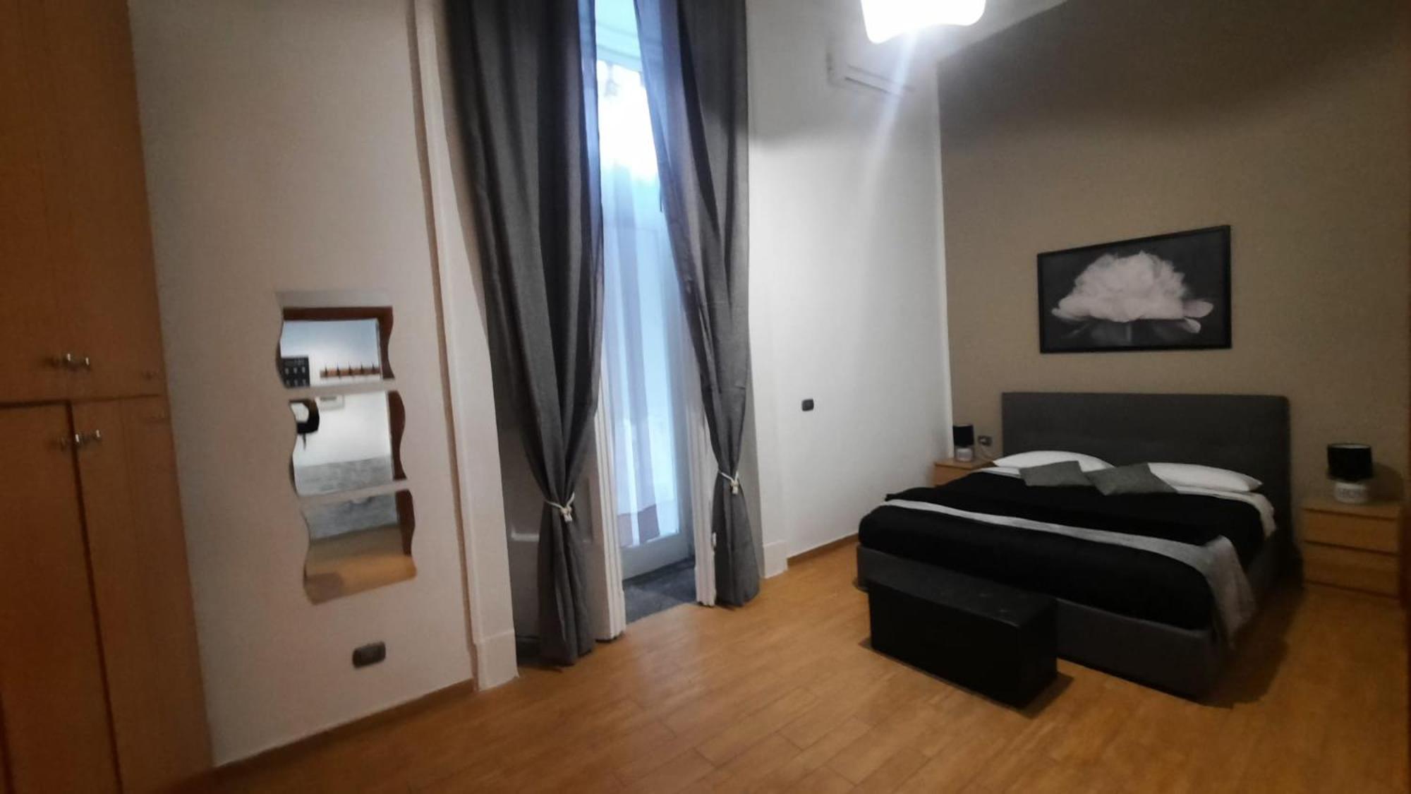 White Home Quartieri Spagnoli เนเปิลส์ ภายนอก รูปภาพ