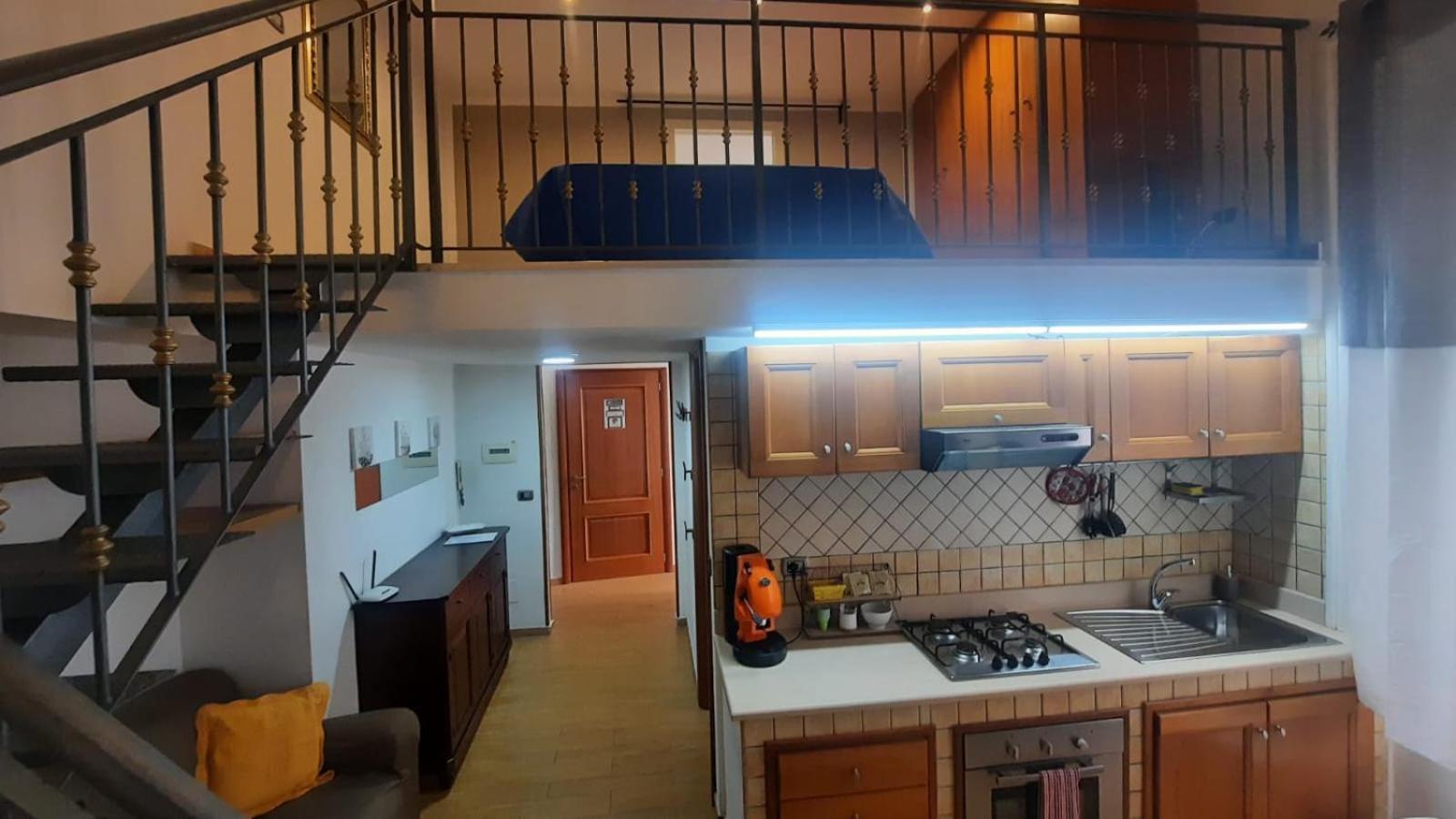 White Home Quartieri Spagnoli เนเปิลส์ ภายนอก รูปภาพ
