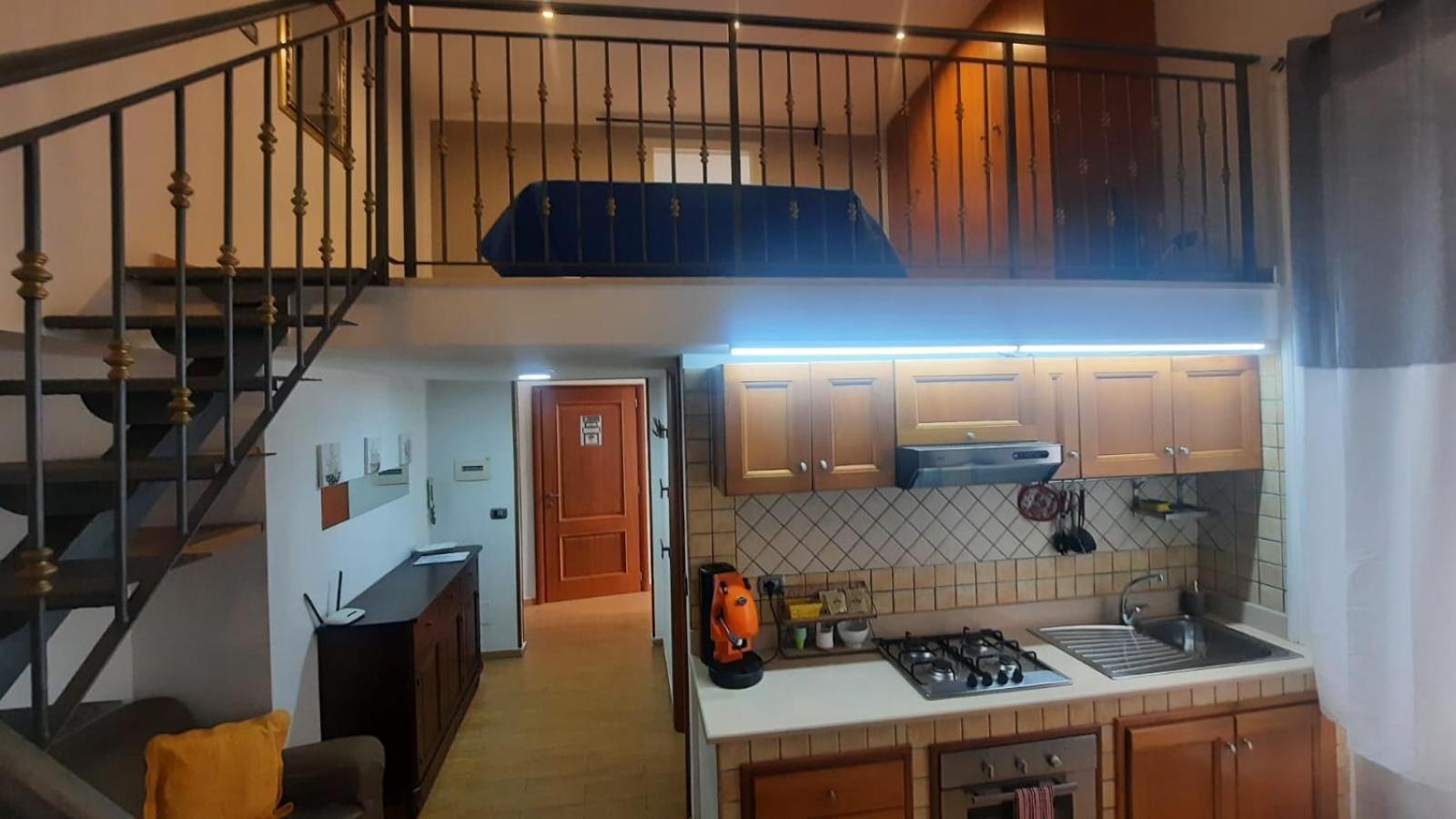 White Home Quartieri Spagnoli เนเปิลส์ ภายนอก รูปภาพ